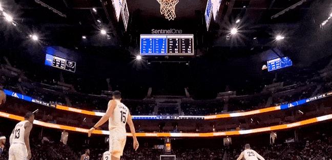 Doinb迎来十二赛季出色发挥，DWG观众热烈欢呼！