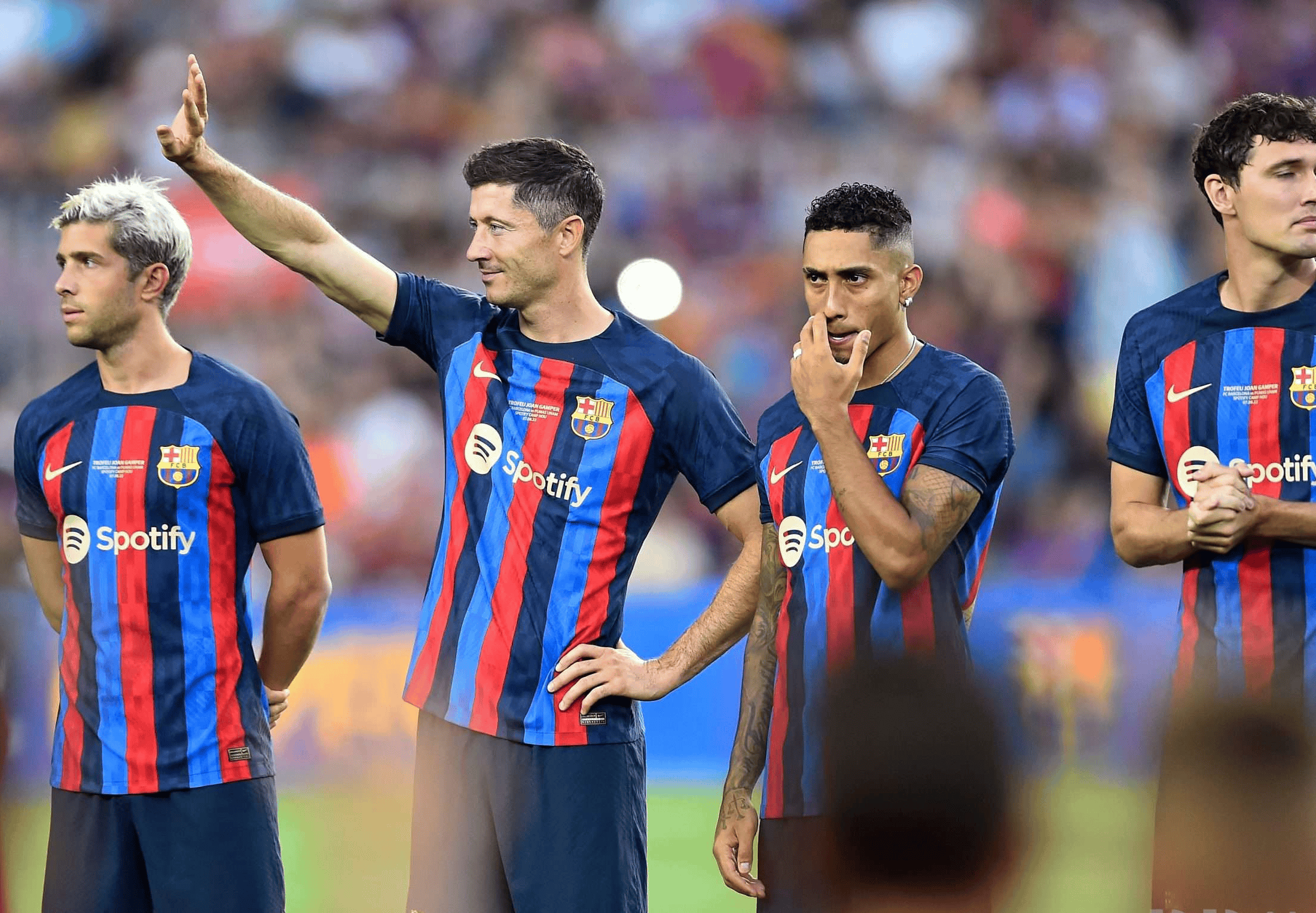 九游娱乐下载-莱万多夫斯基与30激战阿森纳分钟，重返赛场胜负难料！，字母哥焦点对战赢得满堂喝彩的简单介绍-九游娱乐下载